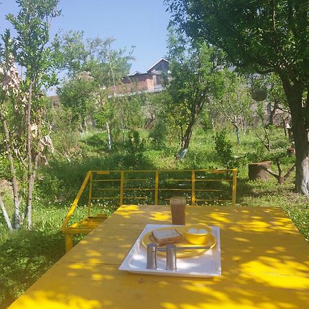 Gazing Moon Homestay Shamshi Екстер'єр фото